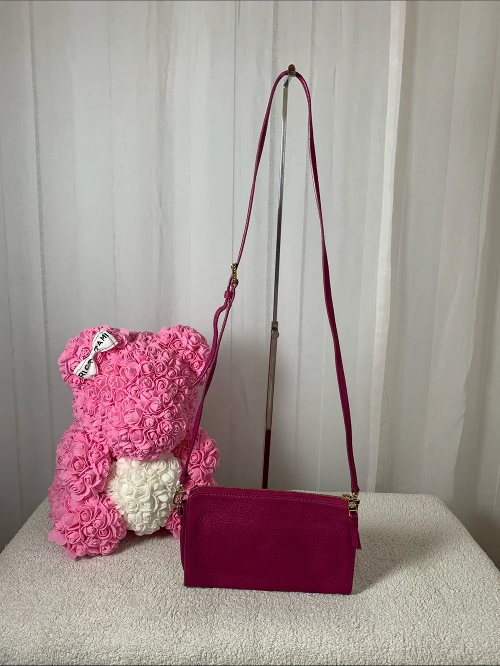 GUC Tory Burch Bombé Flat Crossbody Bag